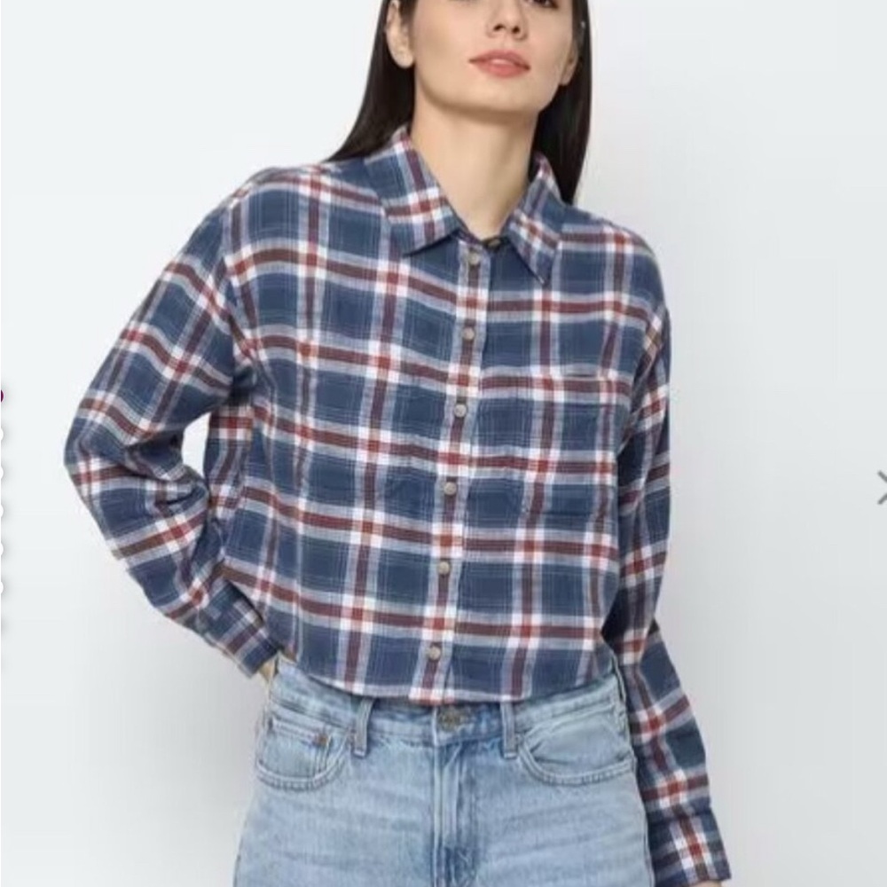 American Eagle Cozy Cabin Cropped Flannel Cotton Plaid Button-down